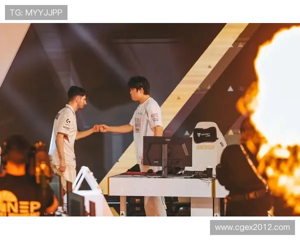 英雄联盟全球总决赛精彩对决解析 聚焦战队策略与个人亮点 英雄联盟全球总决赛精彩对决解析 聚焦战队策略与个人亮点