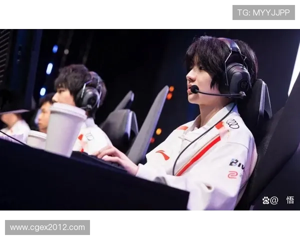 TES鏖战KT巅峰对决上演中韩强强碰撞引燃赛场激情 TES鏖战KT巅峰对决上演中韩强强碰撞引燃赛场激情