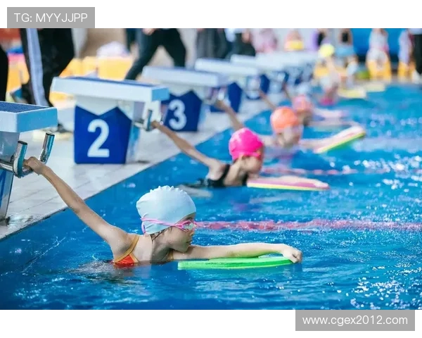 跳水运动的力量与美感探索从勇气技巧到水花背后的精彩故事 跳水运动的力量与美感探索从勇气技巧到水花背后的精彩故事