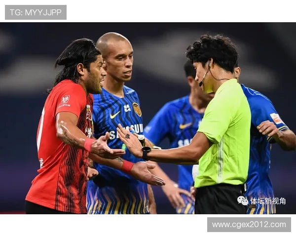 南京城市对阵无锡吴钩激战正酣 双方球员全力以赴争夺胜利