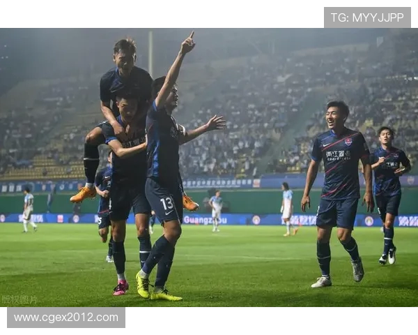 广州足球队团队协作的独特优势与其他球队的深度对比分析