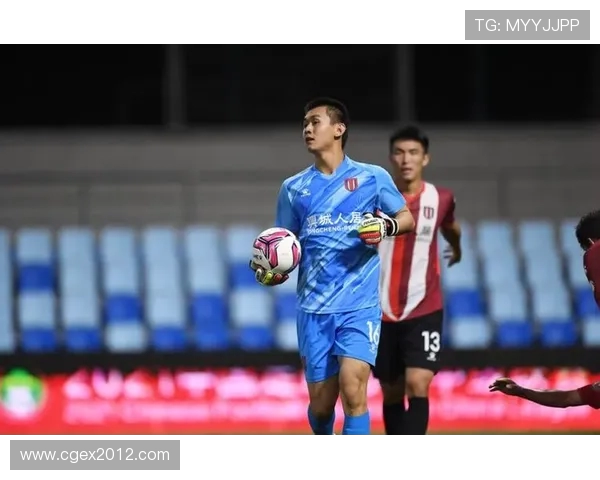 成都篮球队在全国锦标赛中以82分稳居积分榜首位展现强劲实力