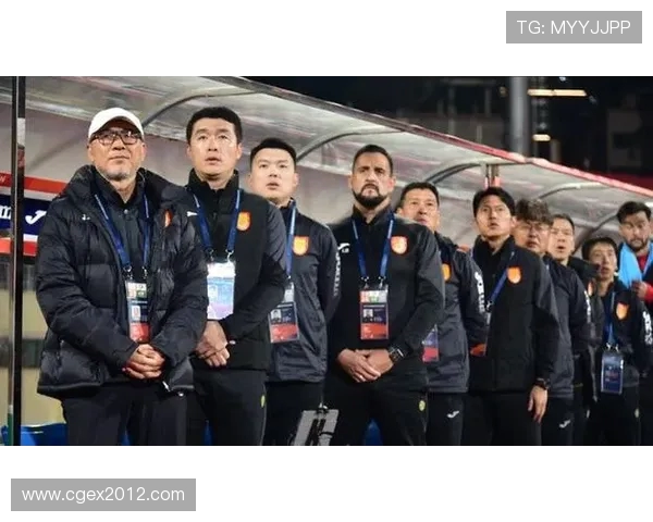 重庆足球队的速度之美：探寻快速进攻背后的战术与激情