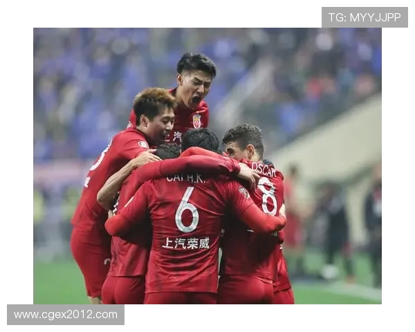 上海上港与申花的激烈对决谁将胜出期待精彩瞬间再度上演 上海上港与申花的激烈对决谁将胜出期待精彩瞬间再度上演