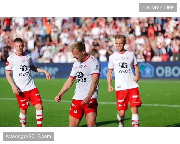中日德兰对抗年球队的精彩较量与战术分析